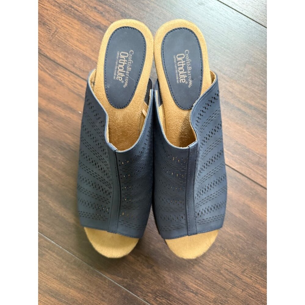 NWOT Croft & Barrow Ortholite Slides Blue with Hole Pattern Womans 11M